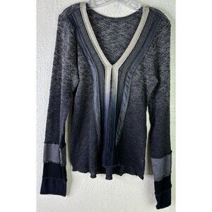 BKE Buckle Medium Lightweight Knit Sweater Top V-Neck Shabby Chic Ombré USA EUC